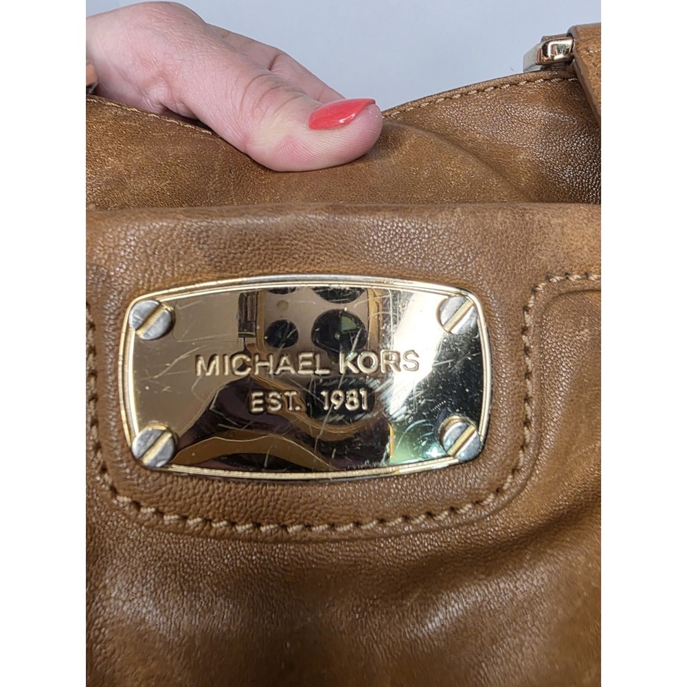 Michael Kors Brown Leather Pleated Crossbody Bag Gold Logo Messenger - Picture 11 of 14